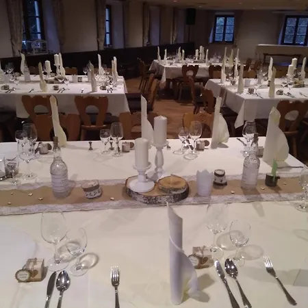 Inn Schlosswirtschaft Moos *